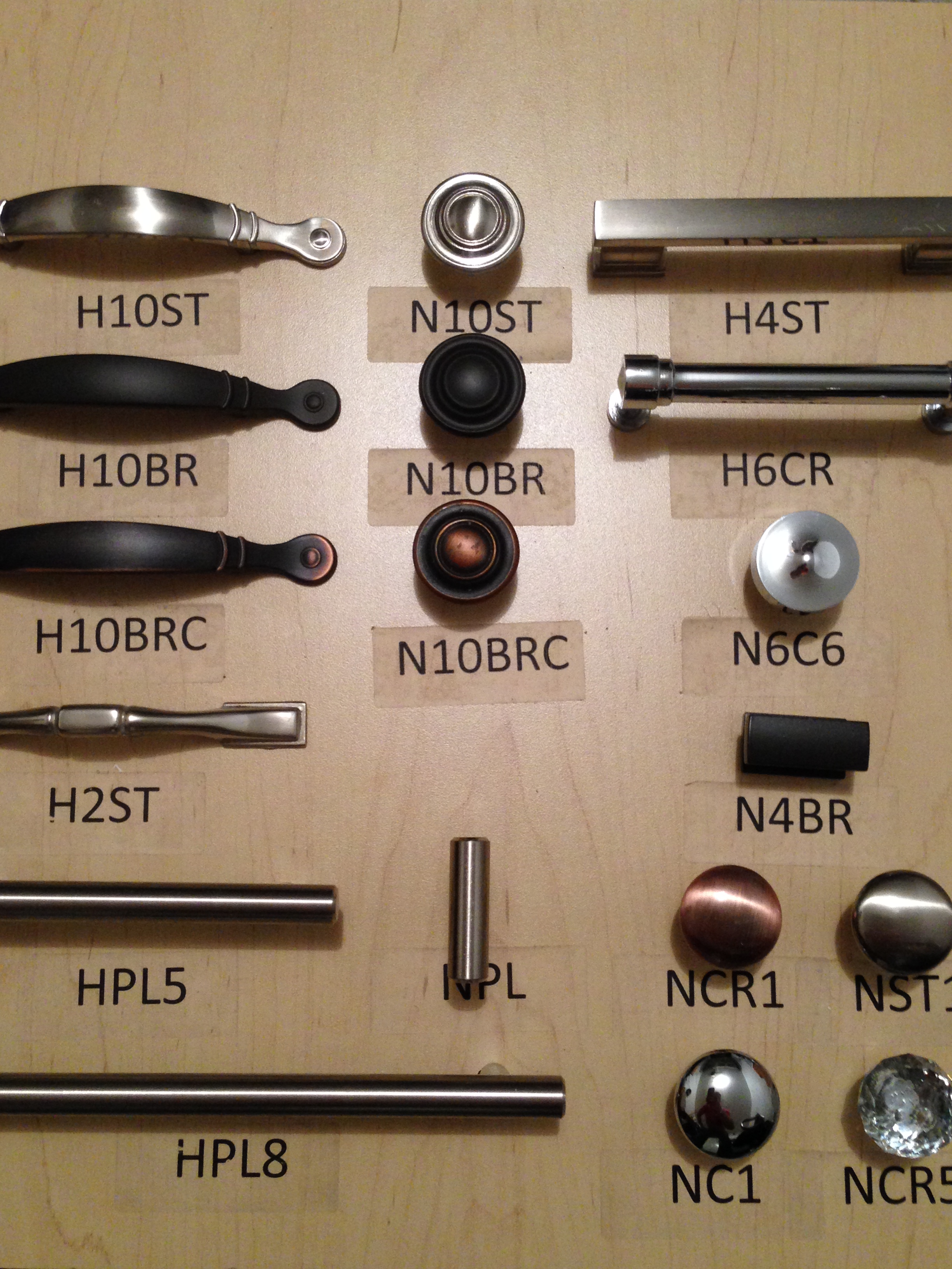 Knobs / Handles / Profiles Closet Town